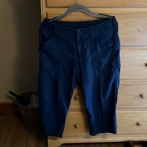 Blue Patagonia crop pants sz 10. Lightly worn made of hemp and organic cotton.